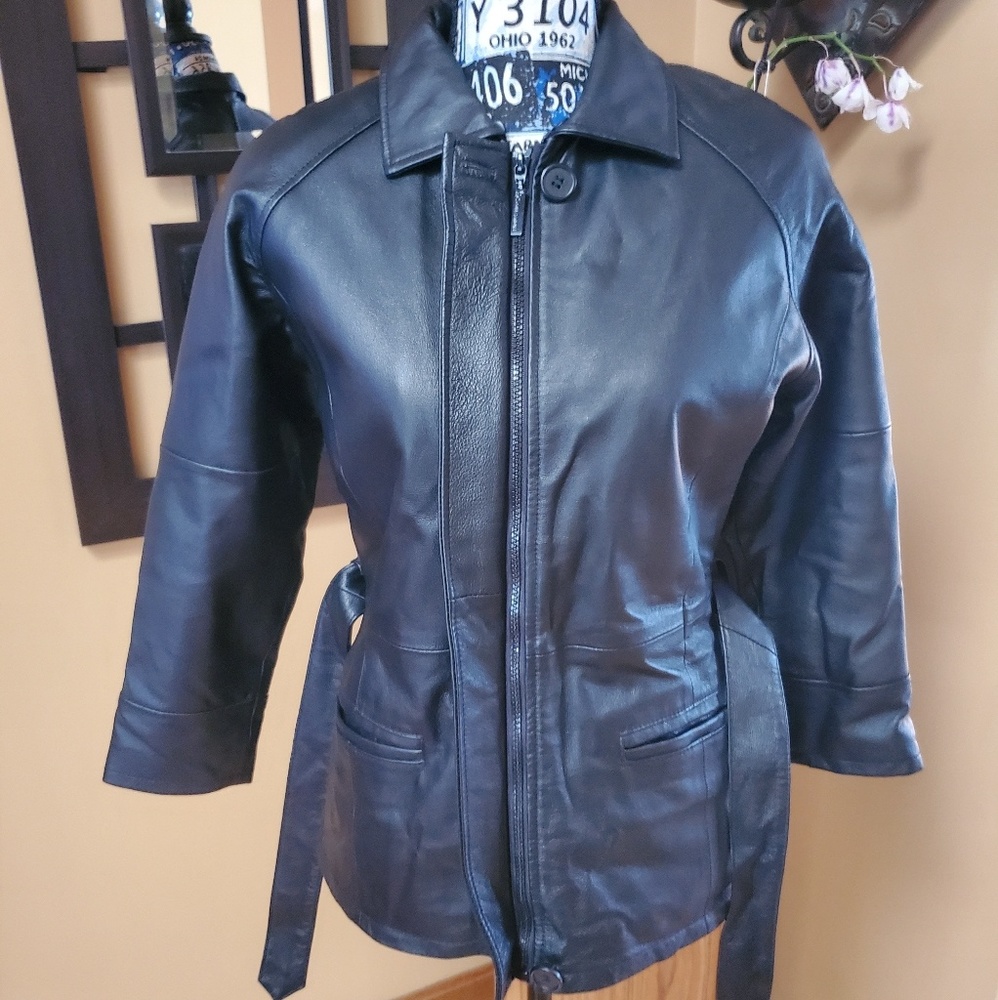 KC COLLECTIONS BLACK LEATHER JACKET WITH BELT! - Picture 6 of 8
